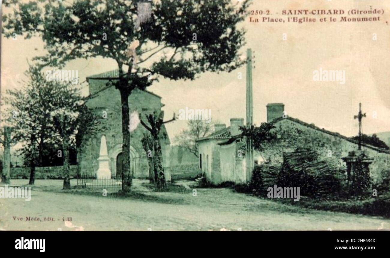 SaintCibard Place de l'église Stock Photo Alamy