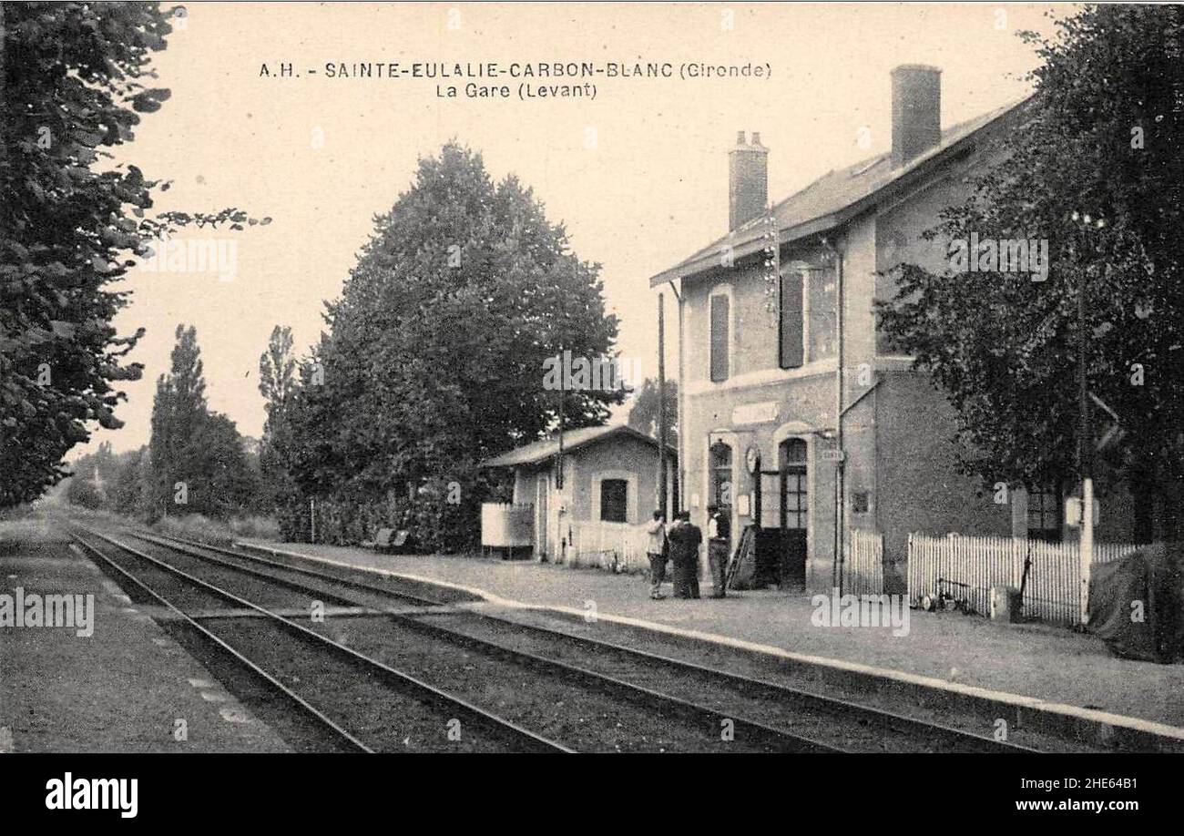 SainteEulalieCarbonBlanc la gare 3 Stock Photo Alamy