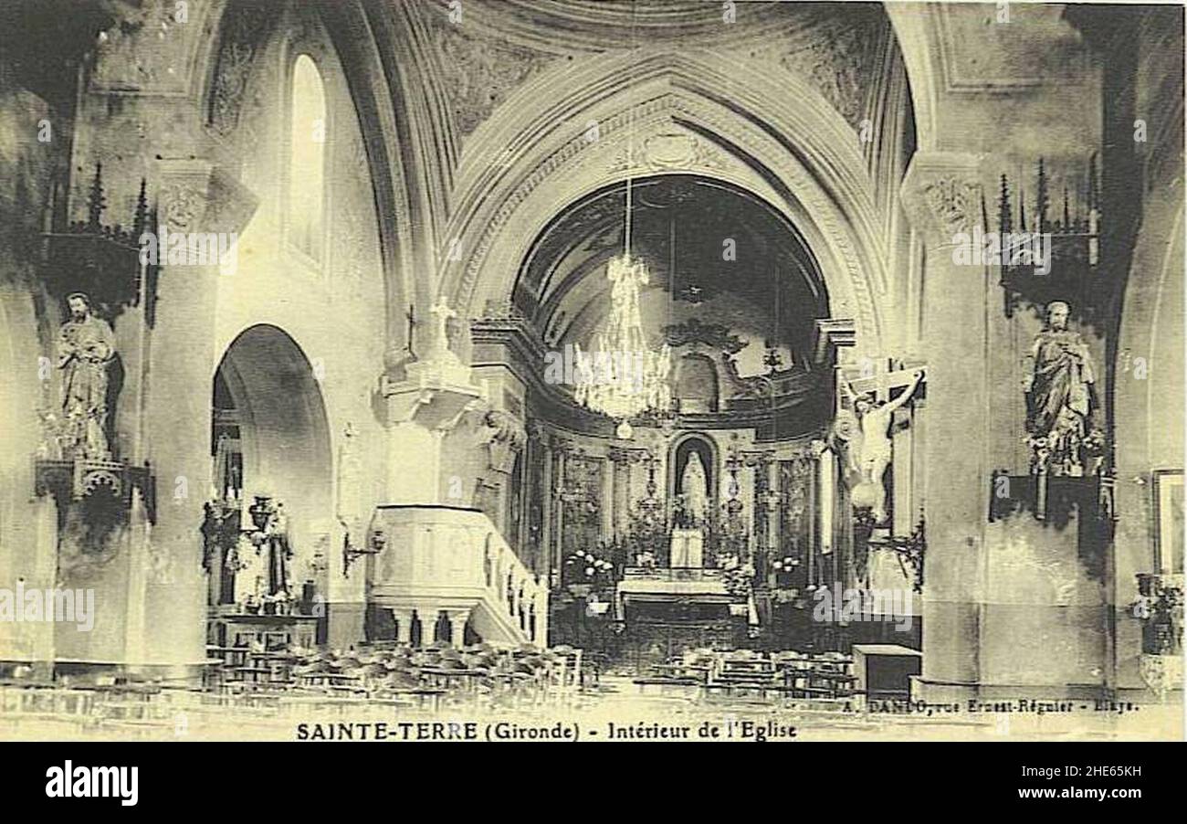 SainteTerre église 5 Stock Photo Alamy