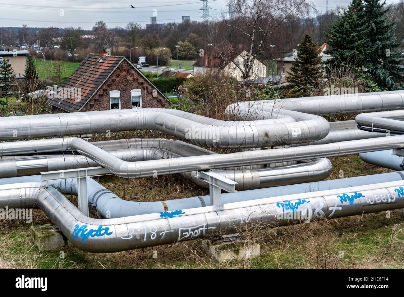 District heating pipelines, Hertener Stadtwerke, transfer point at the former Schlägel & Eisen colliery, from the power plant pipelines into the Stadt Stock Photo