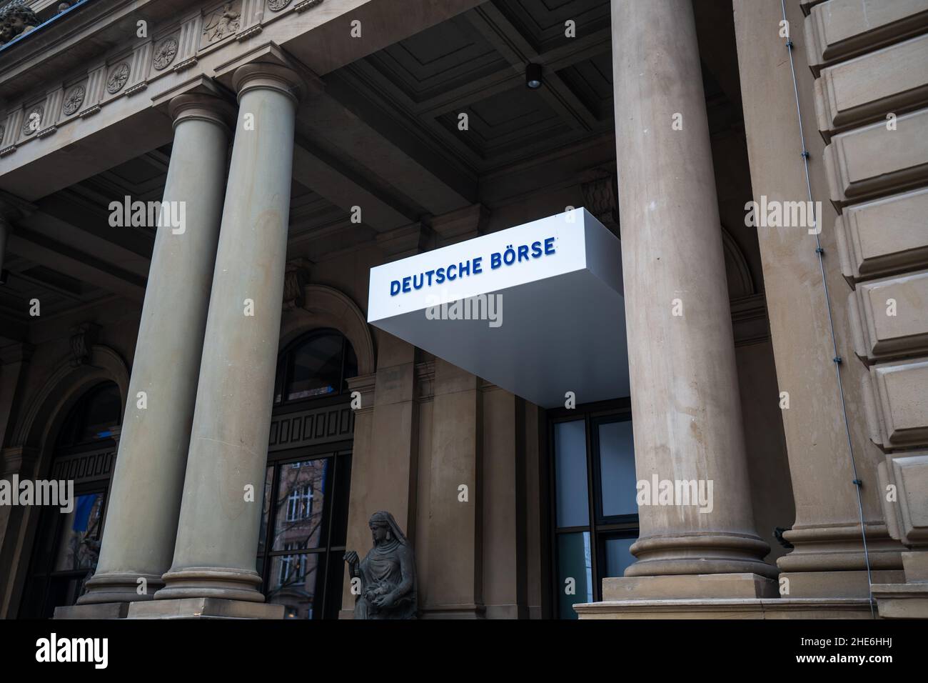 Exterior of the borse stock exchange hi-res stock photography and ...