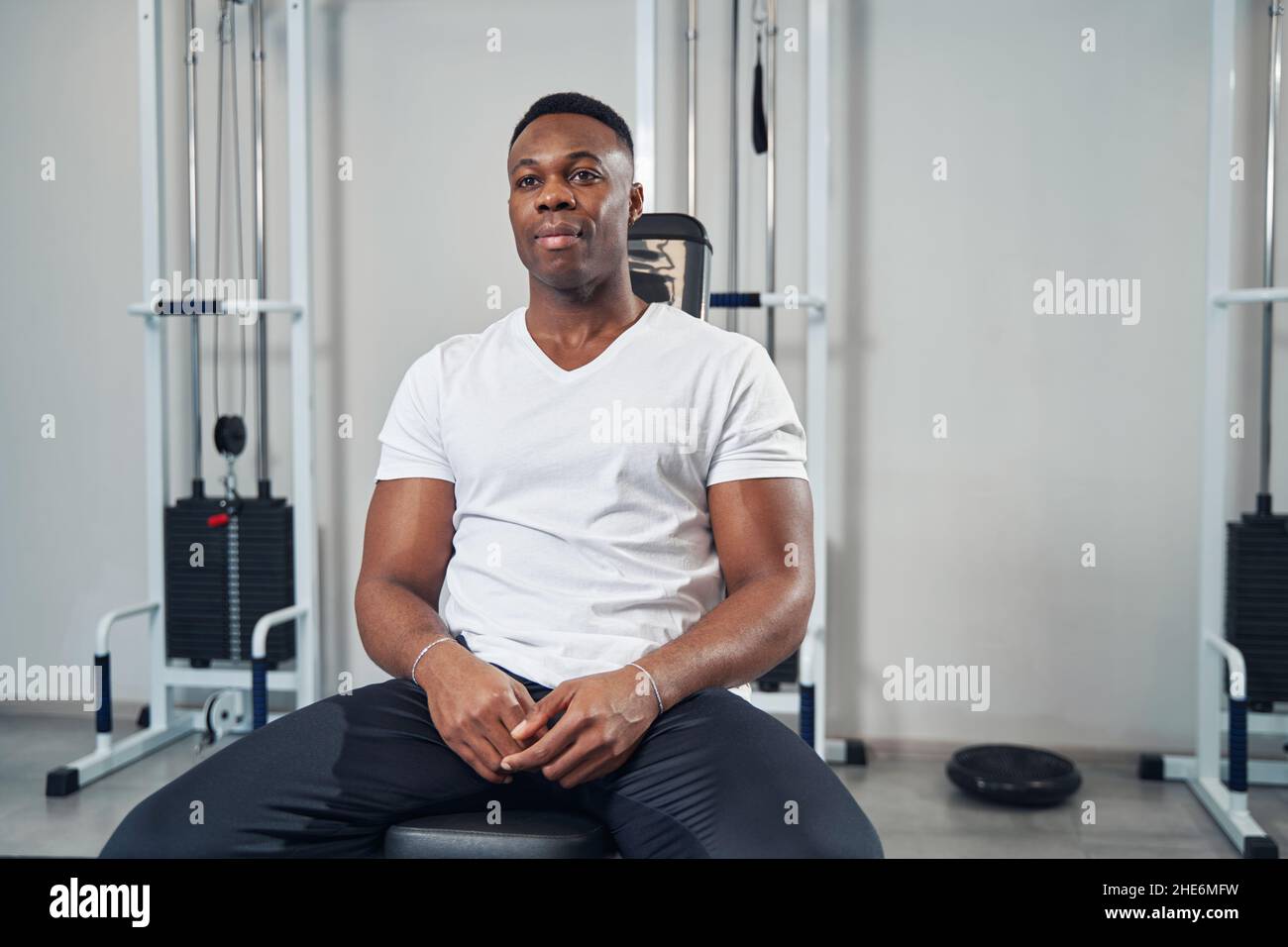 Seated athlete hi-res stock photography and images - Alamy