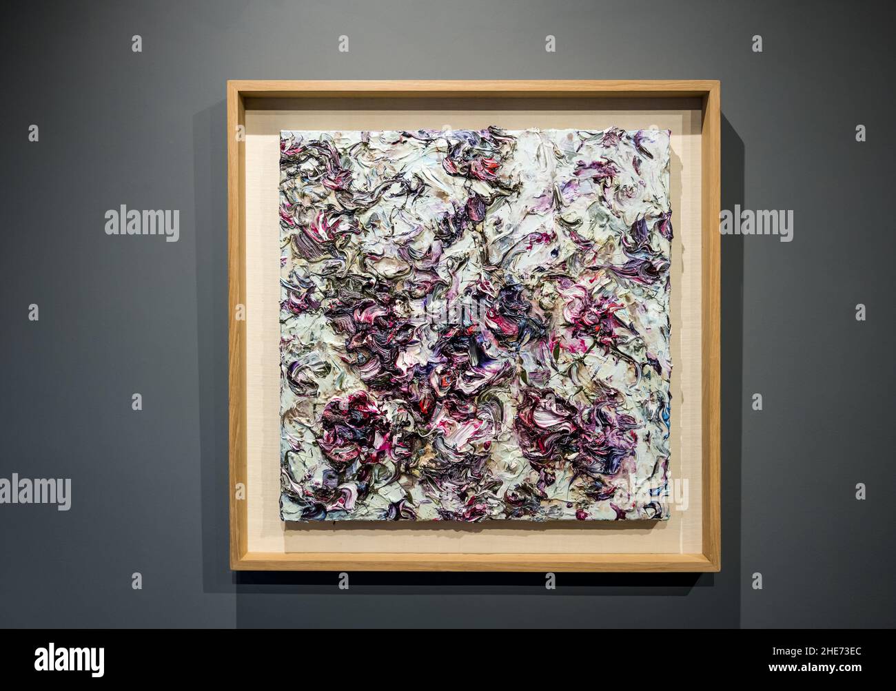 Impasto floral painting by Geoff Uglow in exhibition at The Scottish Gallery, Edinburgh, Scotland, UK Stock Photo