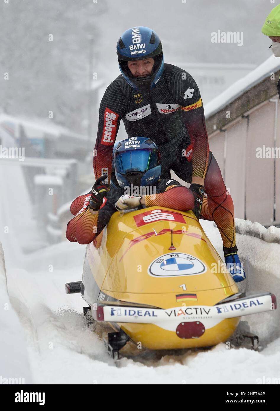Winterberg, Germany. 09th Jan, 2022. Bobsleigh: World Cup, four-man bobsleigh, men, 2nd run. Pilot Francesco Friedrich with Thorsten Margis, Candy Bauer and Alexander Schüller from Germany are happy about the first place. Credit: Caroline Seidel/dpa/Alamy Live News Stock Photo