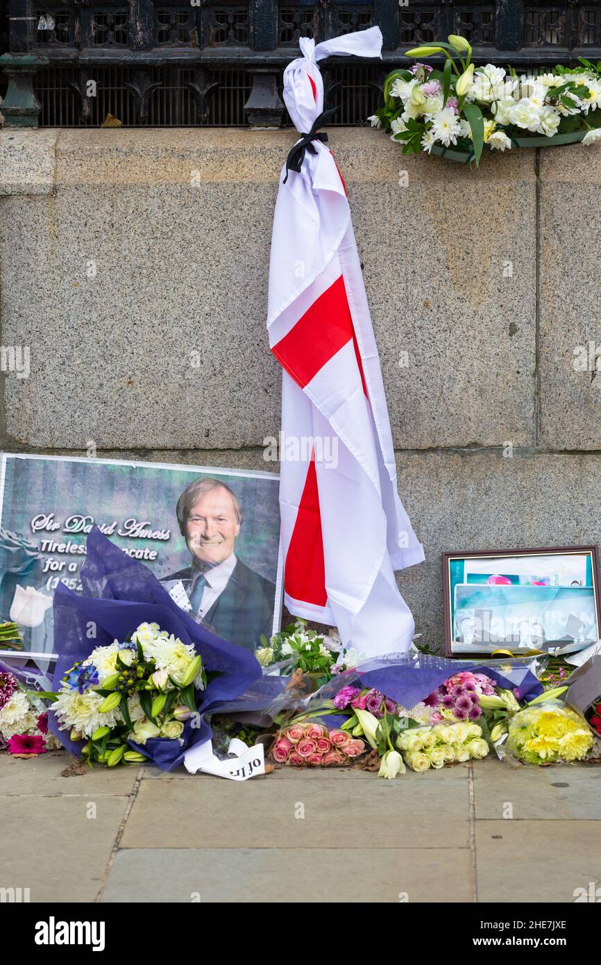 Sir David Amess tributes outside houses of parliament, london, uk Stock Photo