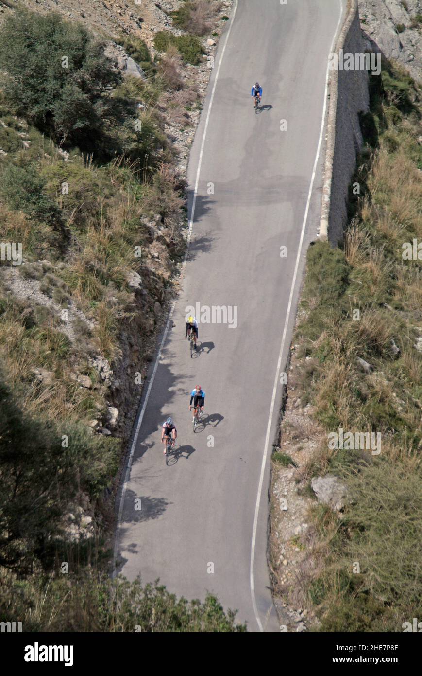 Straße, 214-1, zur Cala de sa Calobra im Tramuntana Gebirge, beliebte Straße für den Radrennsport, Mallorca, Balearen, Spanien, Europa | street 214-1 Stock Photo