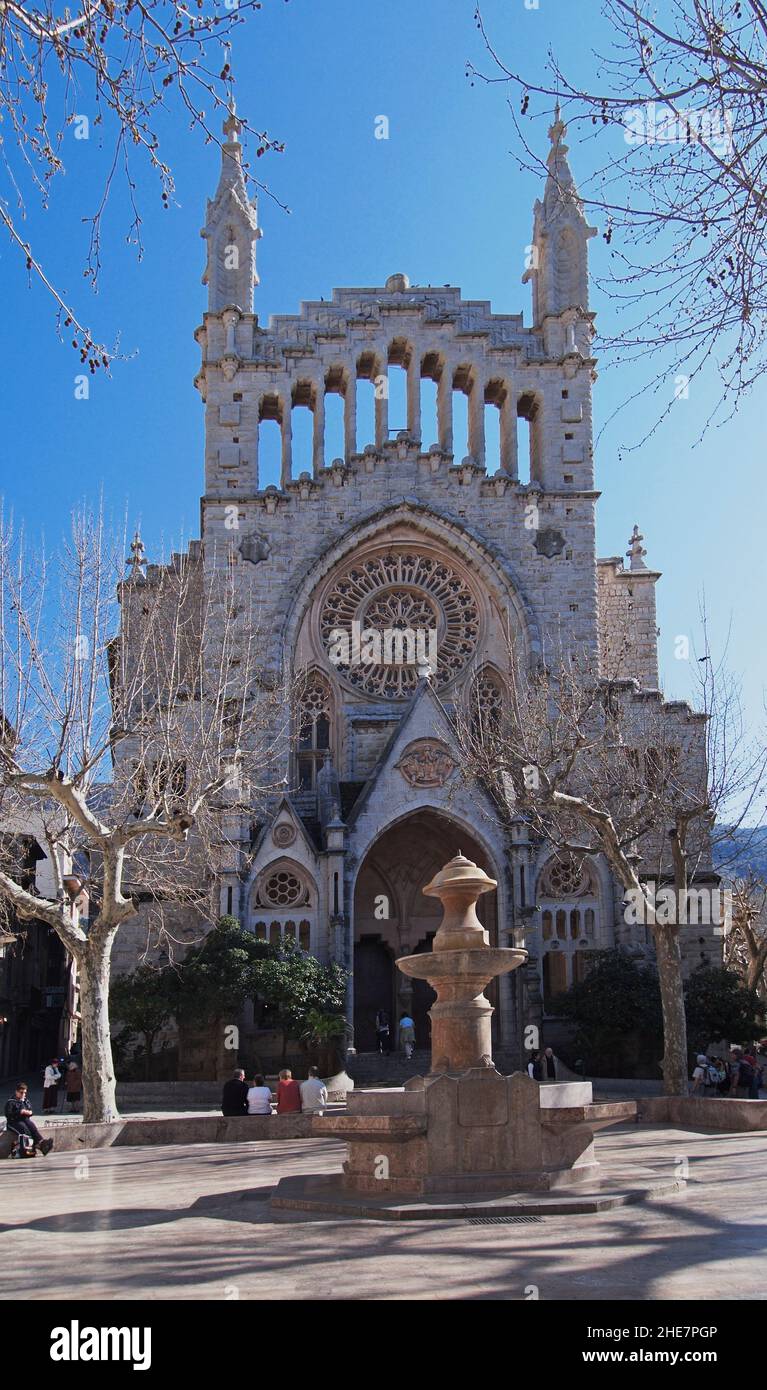 Soller, Kirche Sant Bartomeu, Balearen, Spanien, Europa | Soller, church of Sant Bartomeu, Mallorca, Balearic Islands, Spain, Europe Stock Photo