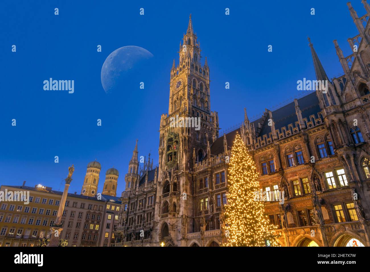 Town hall on Marienplatz at Christmas time, Munich, Bavaria, Germany Stock Photo