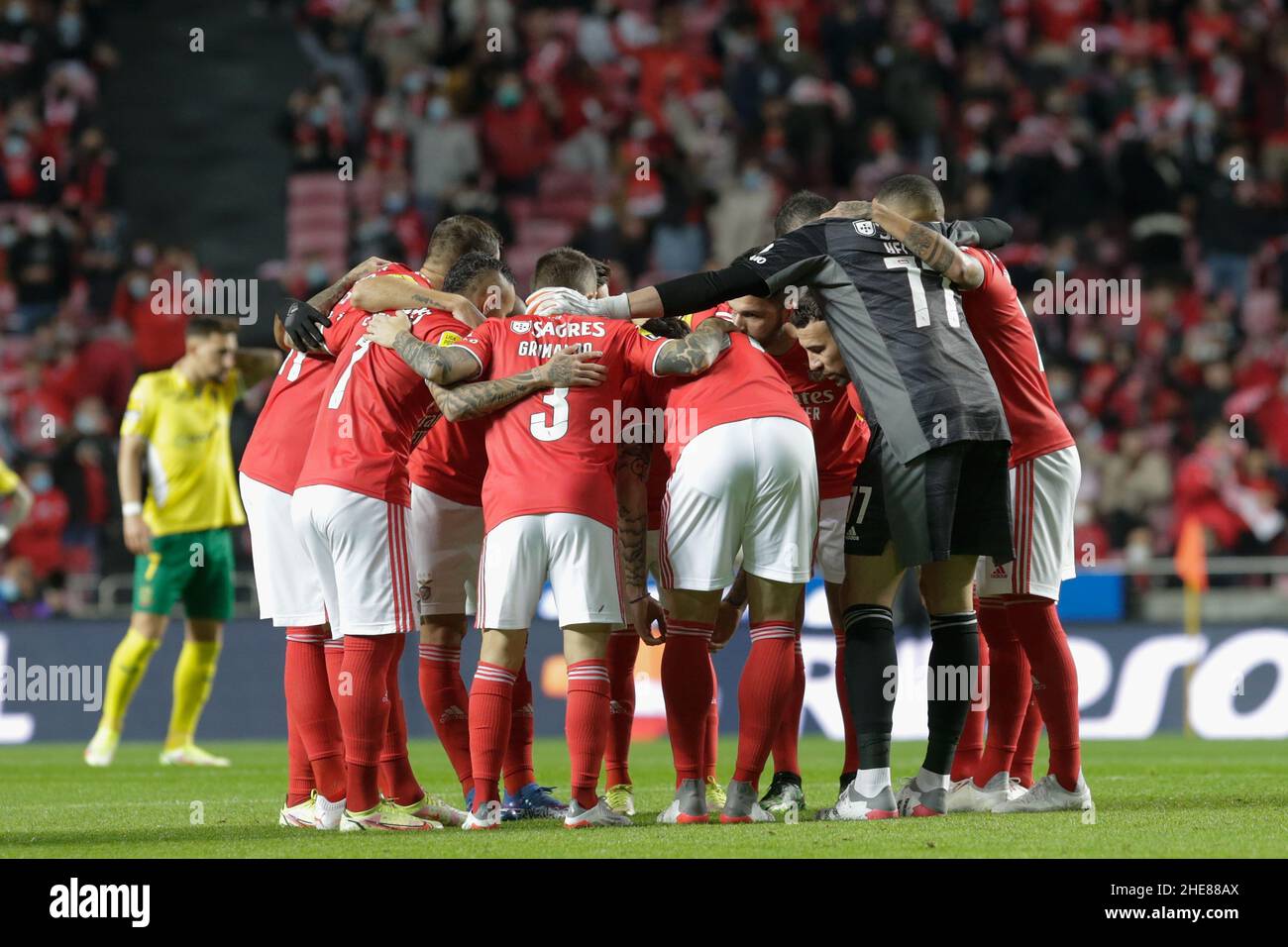 Lisboa, Portugal. 09th Jan, 2022. Players of SL Benfica in circle before the start the Liga Portugal Bwin match between SL Benfica vs FC Paços de Ferreira at Estádio da Luz on 09 January, 2022 in Lisbon, Portugal. Valter Gouveia/SPP Credit: SPP Sport Press Photo. /Alamy Live News Stock Photo