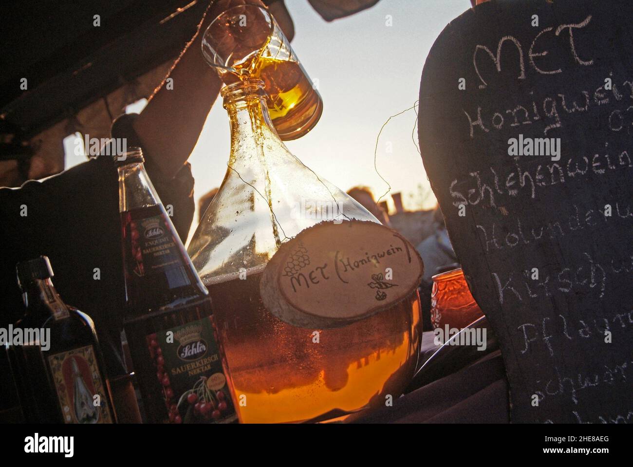 Walpurgisnacht im Harz am 30.04. jeden Jahres, hier auf Burg Falkenstein, Verkauf von alkoholischen Getränken, Falkenstein, OT Pansfelde, Harz, Sachse Stock Photo