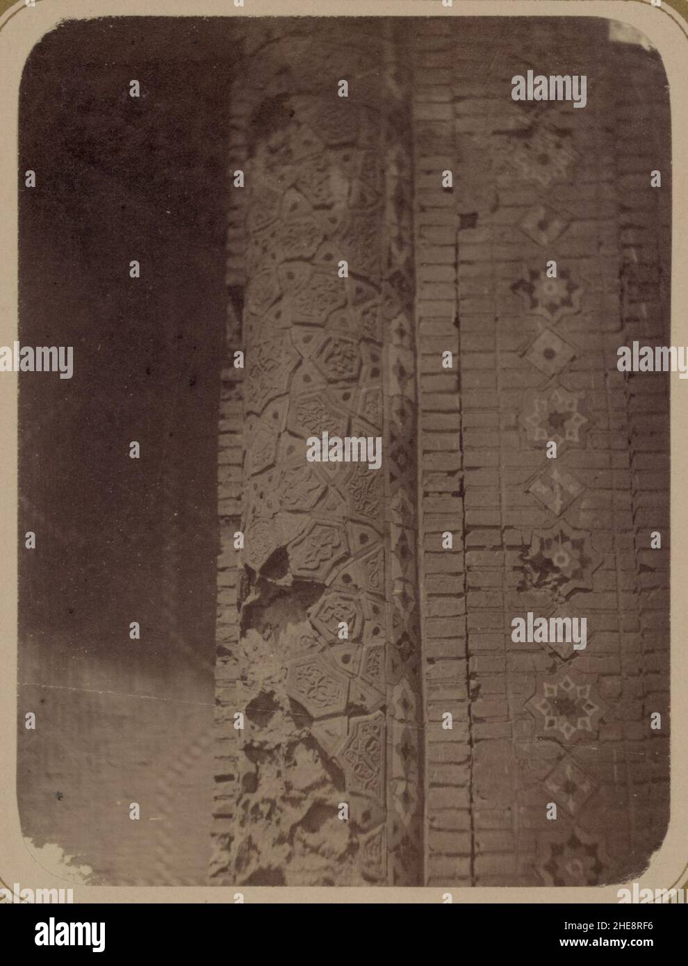 Samarkandskiia drevnosti. Medrese Bibi-Khanym sobornaia mechet'. Chast' (sterzhen') kolony (sic) Stock Photo