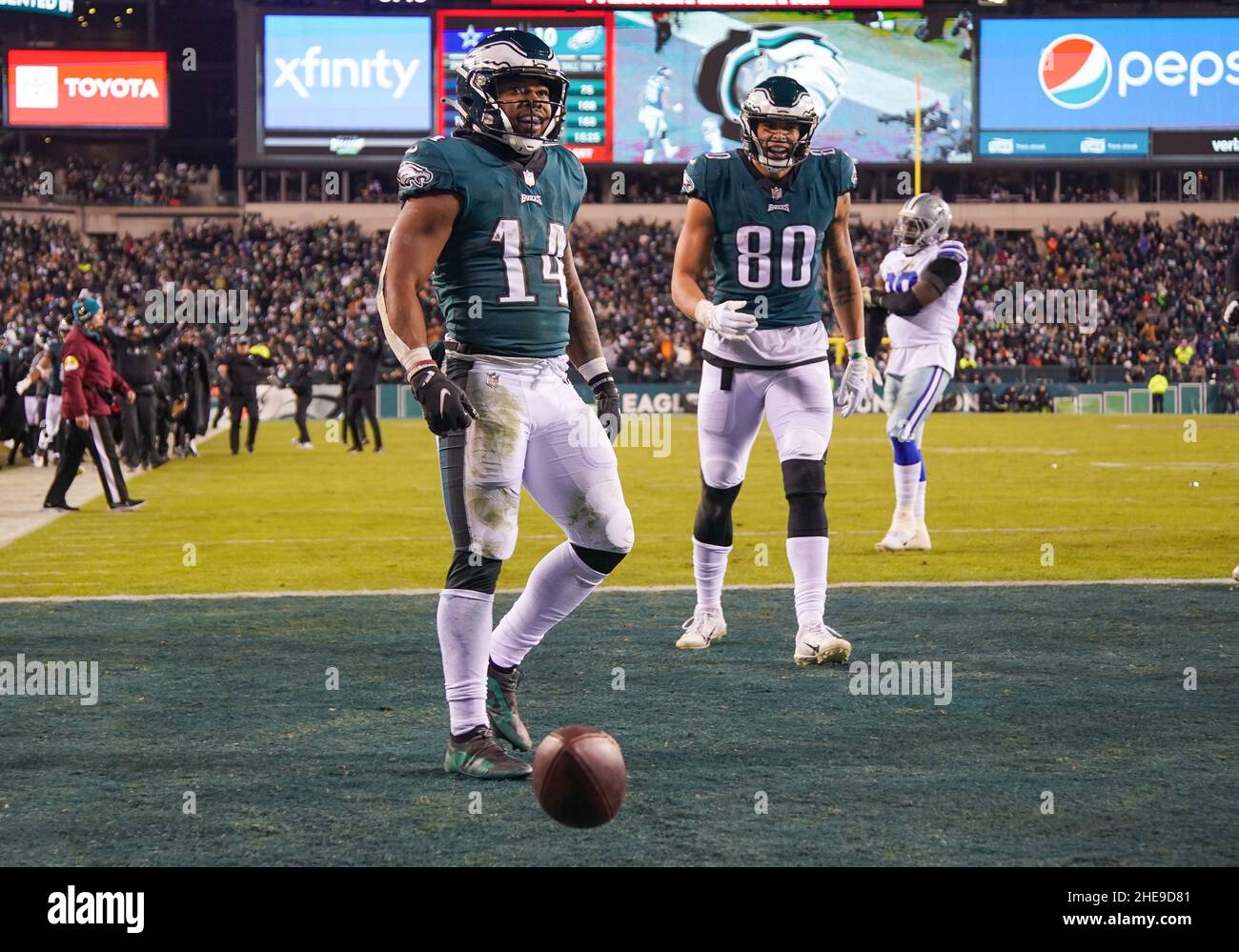 Philadelphia, Pennsylvania, USA. 8th Jan, 2022. Philadelphia Eagles running back Kenneth Gainwell (14) and tight end Tyree Jackson (80) in the endzone after scoring a touchdown against the Dallas Cowboys on January 8, 2022 at Lincoln Financial Field. (Credit Image: © Debby Wong/ZUMA Press Wire) Stock Photo