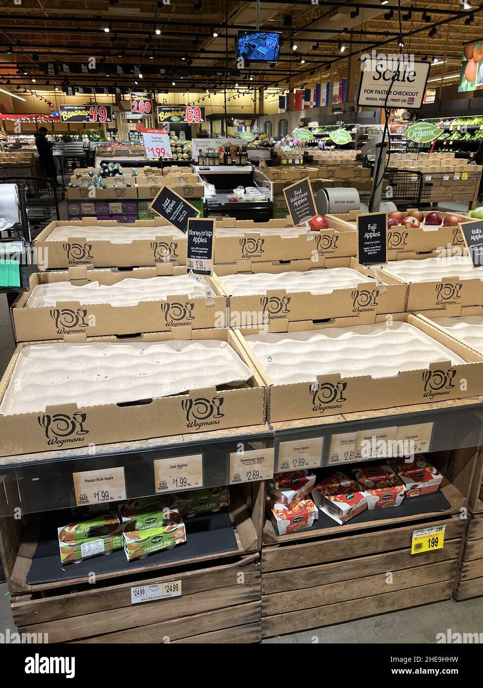 Las Vegas grocery stores see empty shelves during omicron wave