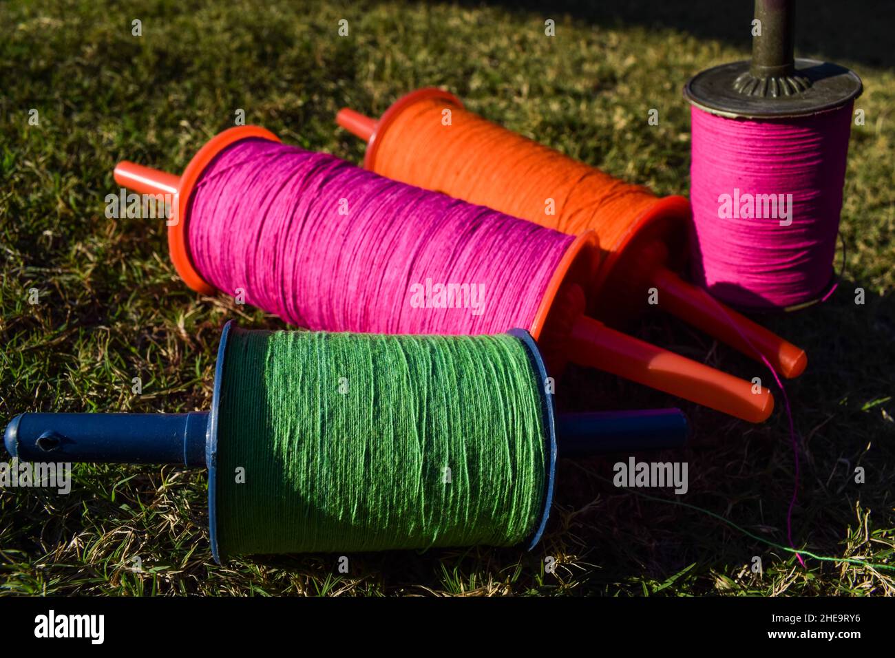 Manja kite string hi-res stock photography and images - Alamy