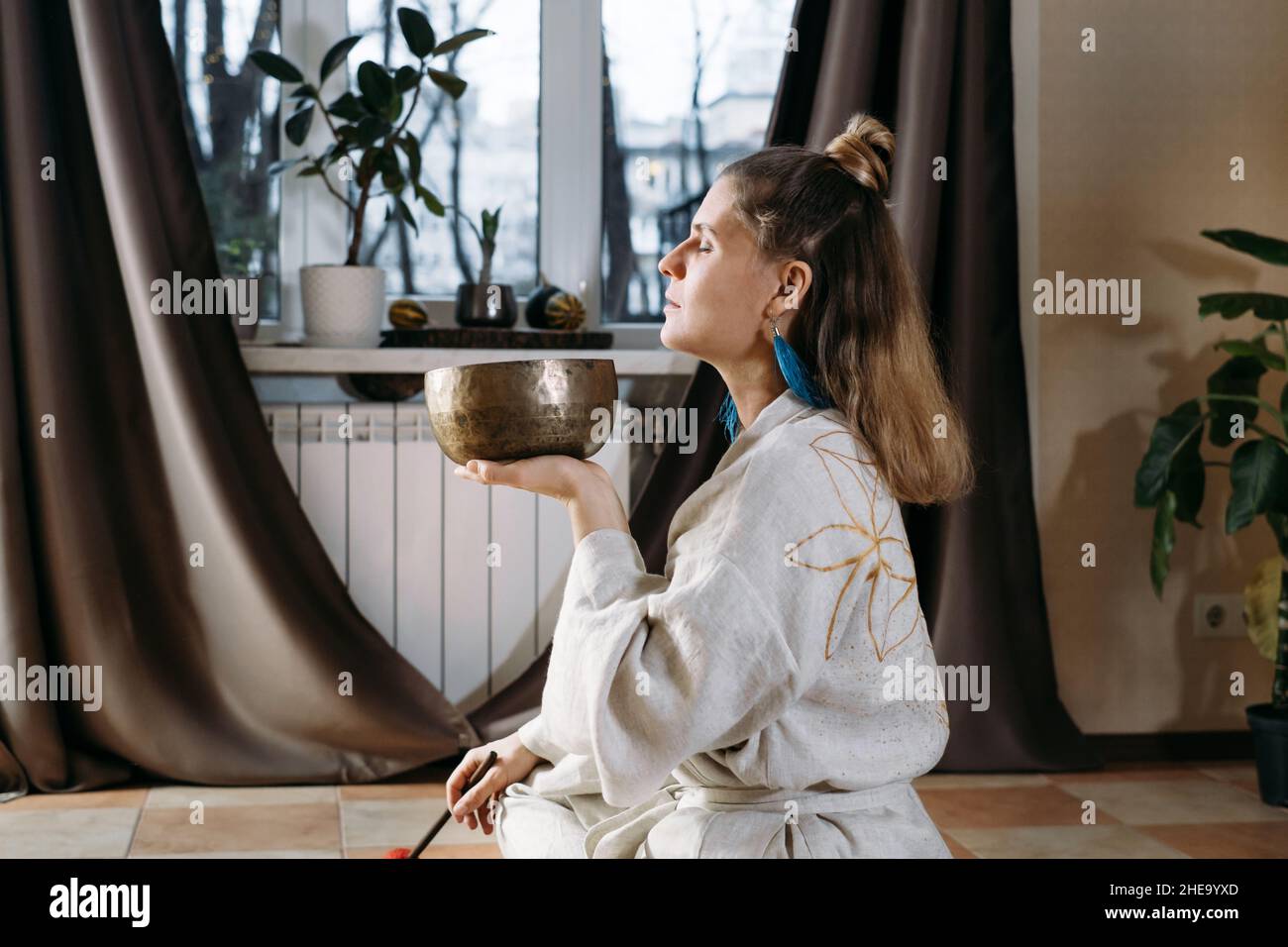 Sound healing with singing bowls, vibration massage and alternative treatment. Mental health