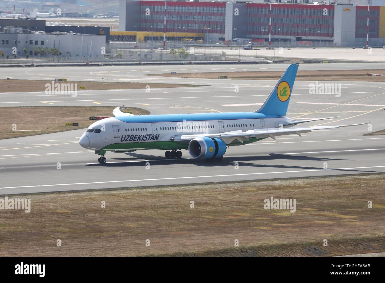 ISTANBUL, TURKEY - AUGUST 14, 2021: Uzbekistan Boeing 787-8 (CN 38364) landing to Istanbul Airport. Stock Photo