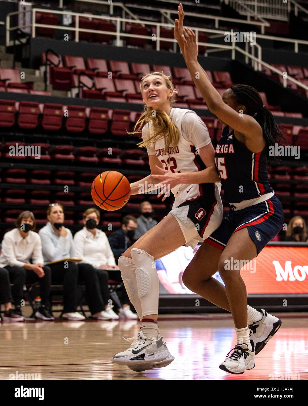 Stanford CA USA 09th Jan 2022 A Stanford Forward Cameron Brink stanford-ca-usa-09th-jan-2022-a-stanford-forward-cameron-brink