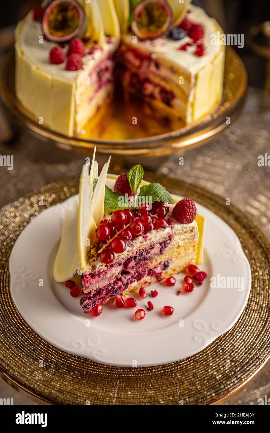 Decorated plate chocolate cake hi-res stock photography and images - Alamy
