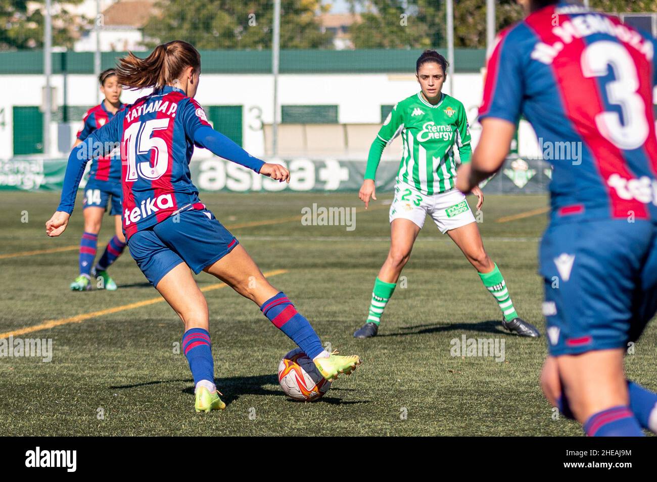 Seville, Spain. 09th Jan, 2022. Lucia Mendez (23) of Real Betis Women seen during the Primera Division Femenina match between Real Betis Women and Levante UD Women at Luis del Sol Sports City in Seville. (Photo credit: Mario Diaz Rasero Credit: Gonzales Photo/Alamy Live News Stock Photo