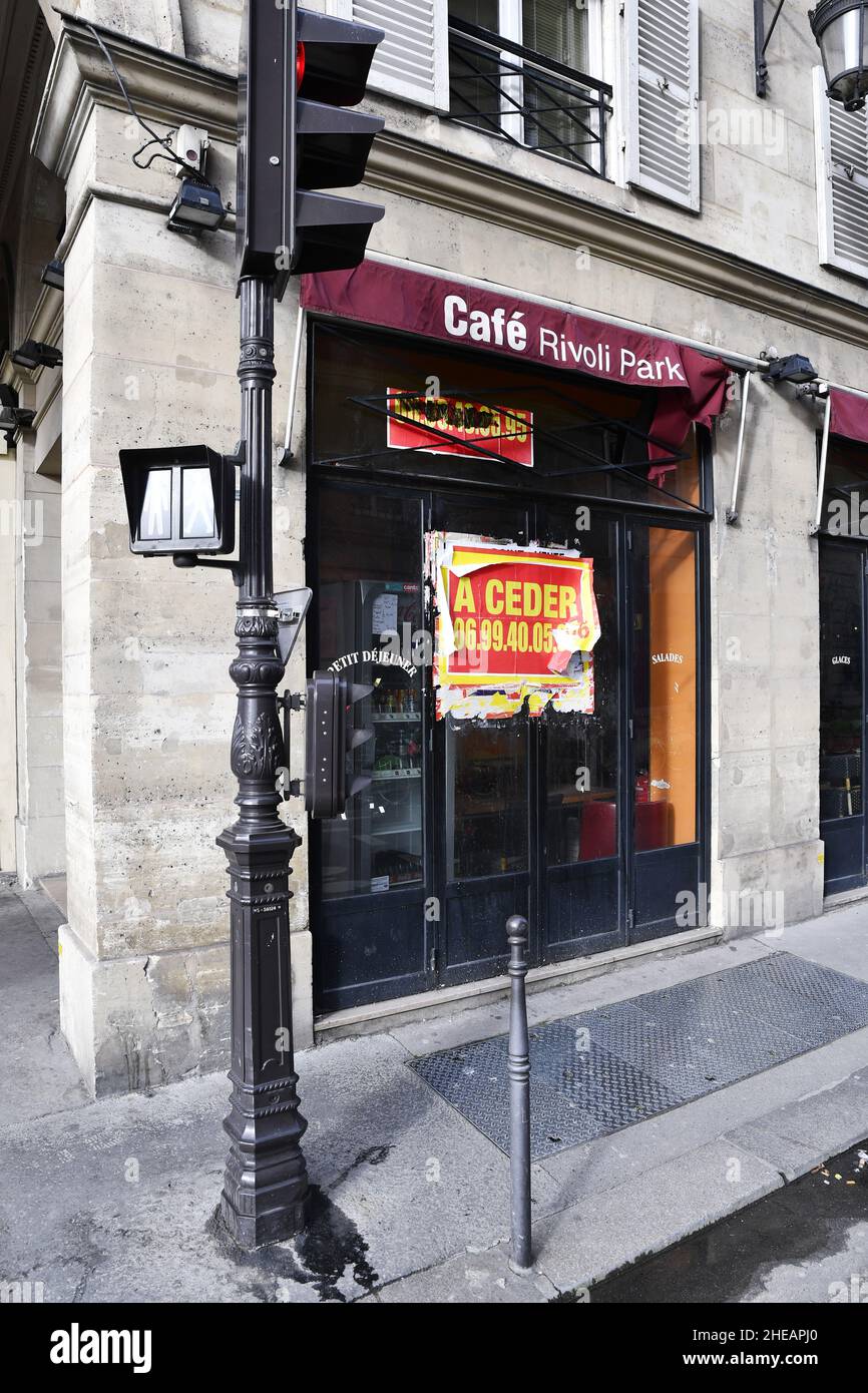 Café closed by COVID Crisis and traffic difficulties of circulation - Rue de Rivoli - Paris - France Stock Photo