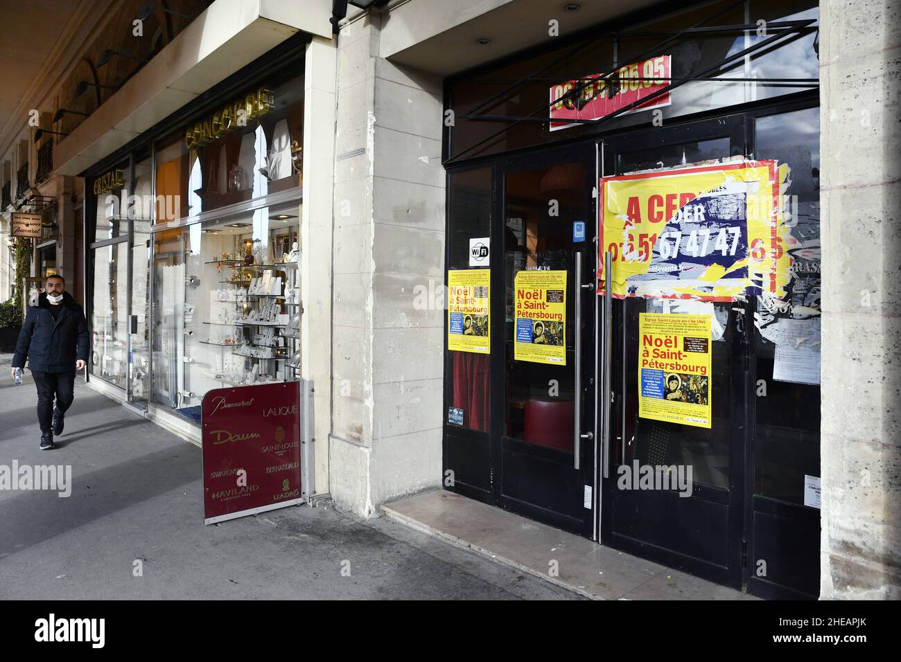 Café closed by COVID Crisis and traffic difficulties of circulation - Rue de Rivoli - Paris - France Stock Photo