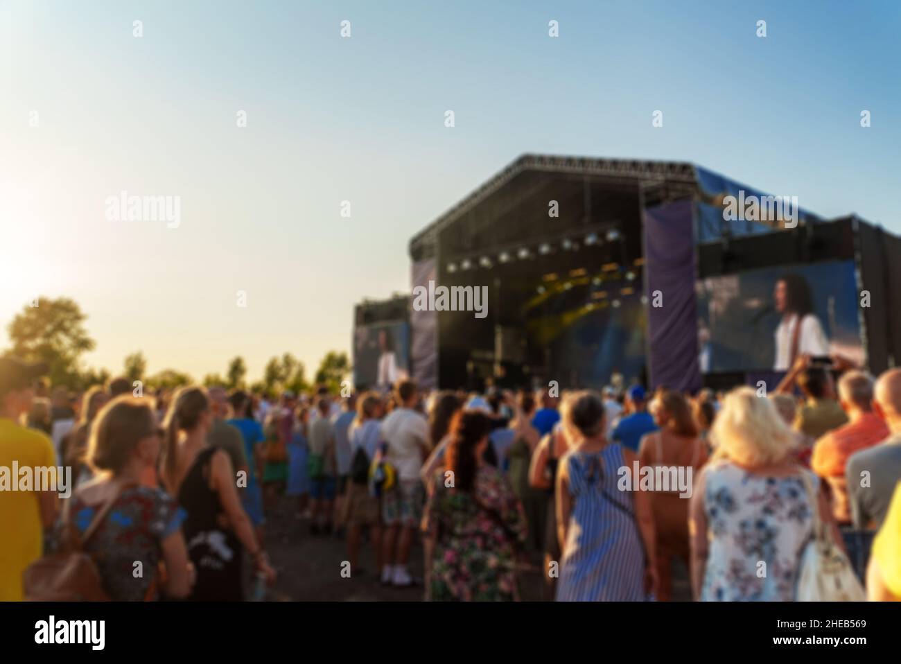 Rock band on stage silhouette hi-res stock photography and images - Alamy