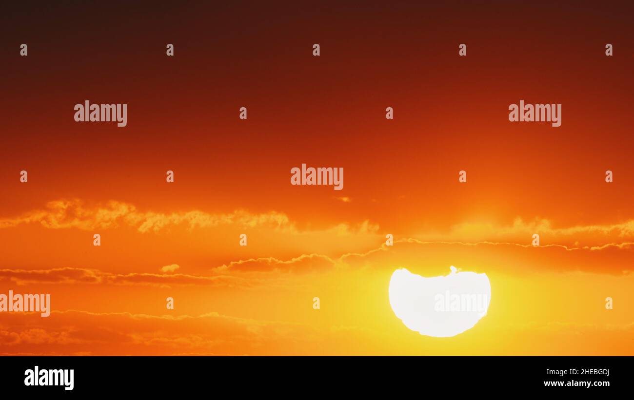 Big sun sunset 4k hi-res stock photography and images - Alamy