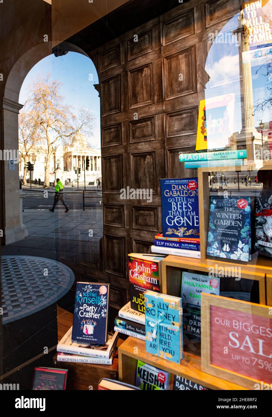 Waterstones trafalgar square hires stock photography and images Alamy