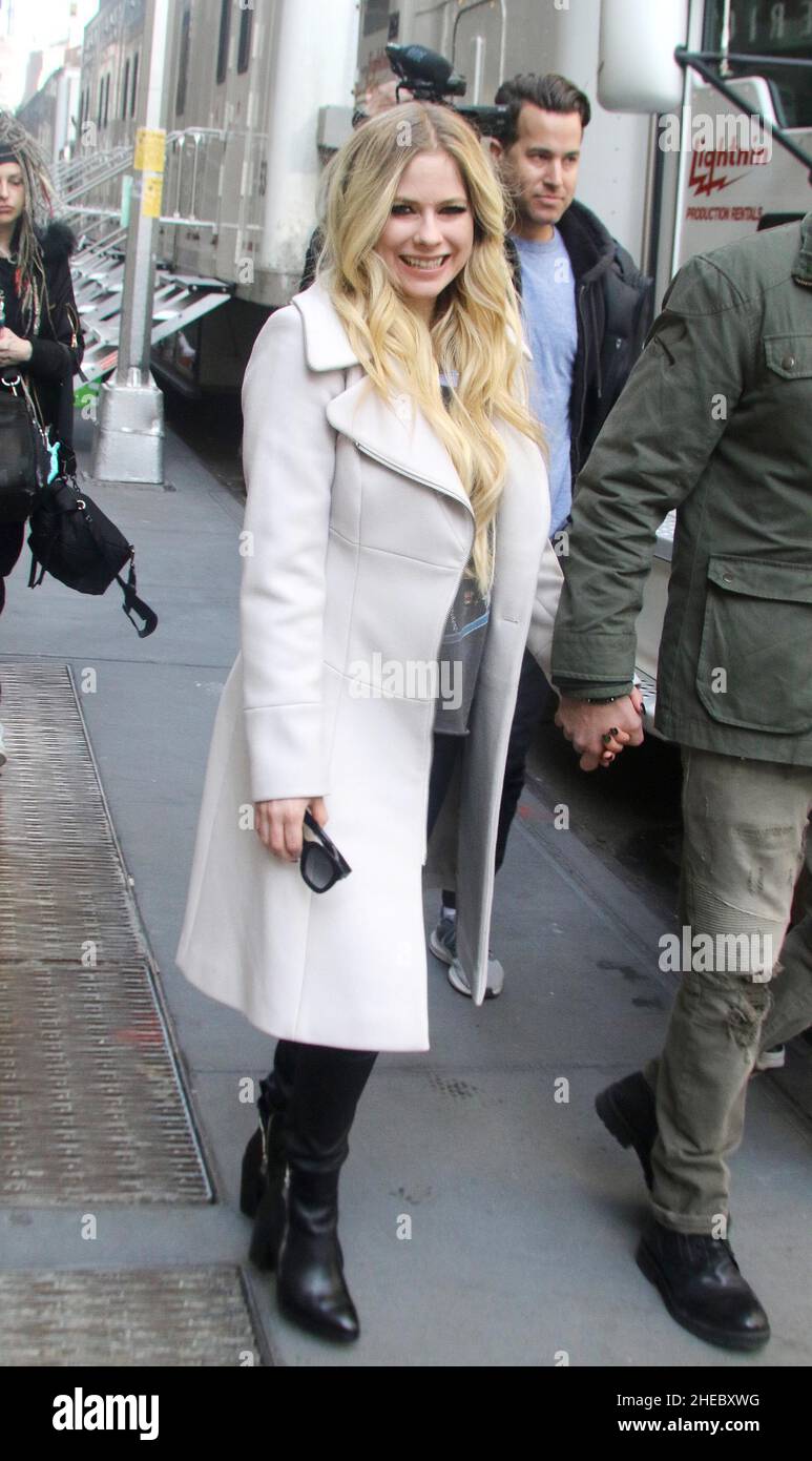 New York - NY - 20190219-Avril Lavigne and Boyfriend Phillip Sarofim