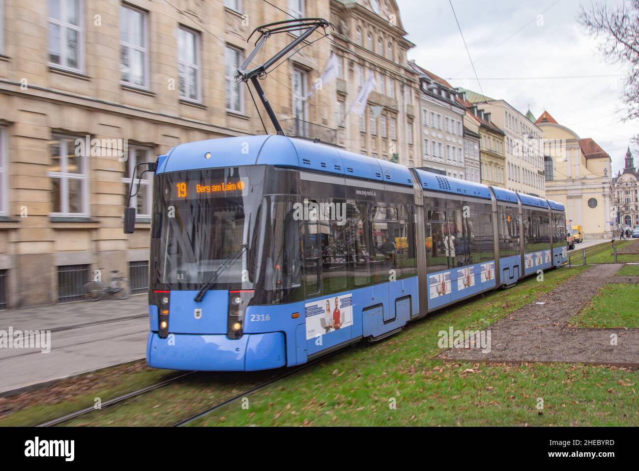 Die Straßenbahn München – offiziell und im lokalen Sprachgebrauch als Tram oder Trambahn bezeichnet Stock Photo