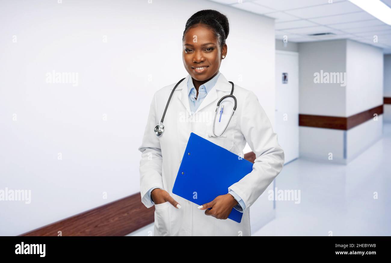 African female doctor hi-res stock photography and images - Alamy