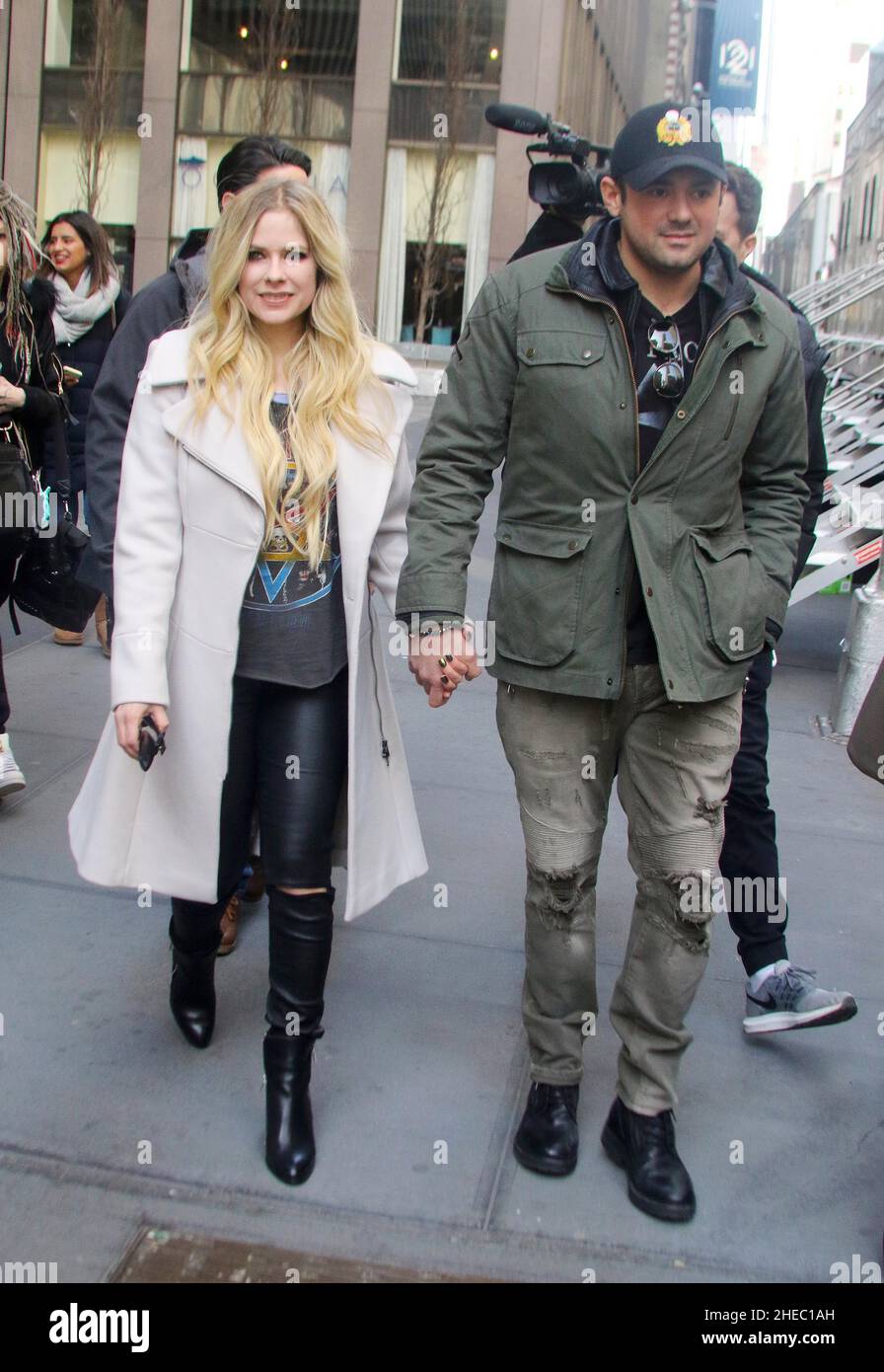 New York - NY - 20190219-Avril Lavigne and Boyfriend Phillip Sarofim