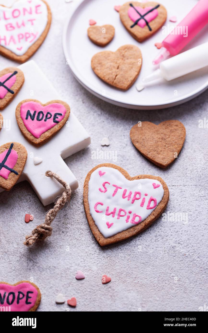 Happy valentines day lettering hi-res stock photography and images - Alamy