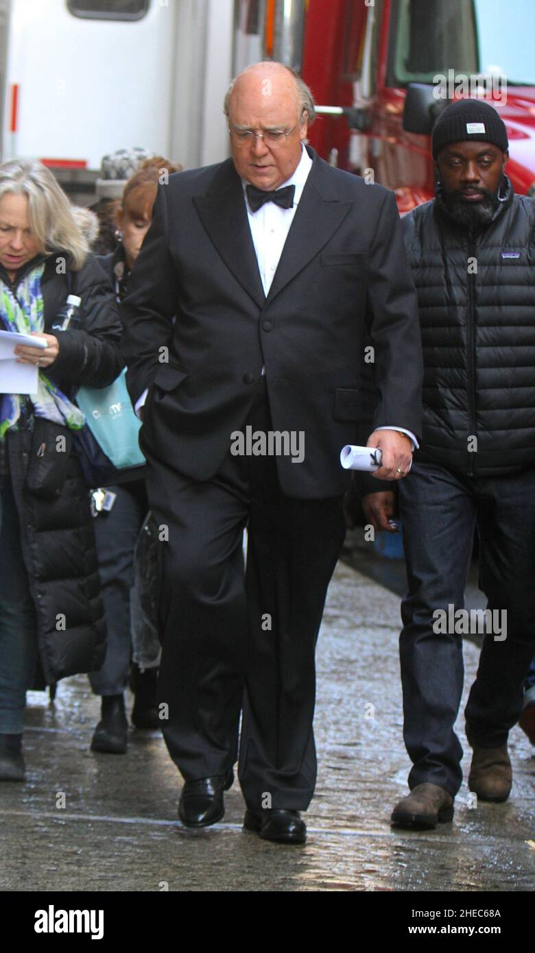 New York - NY - 20190221 "The Loudest Voice in the Room" cast arrive on set  in DowntownManhattan. -PICTURED: Russell Crowe Jose Perez Stock Photo -  Alamy
