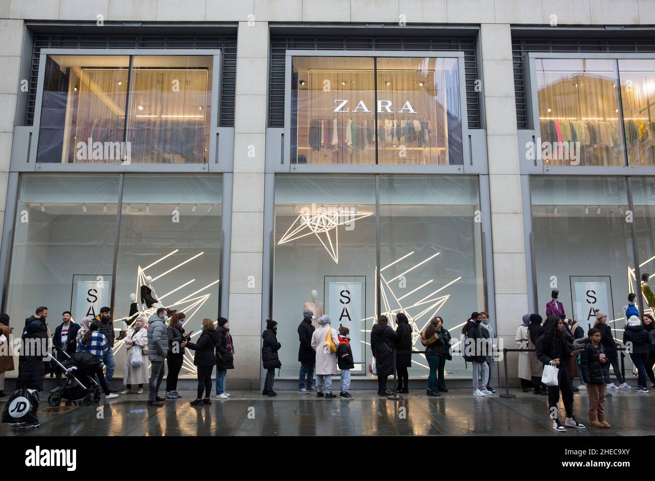 Zara logo shopping street hi-res stock photography and images - Page 2 -  Alamy