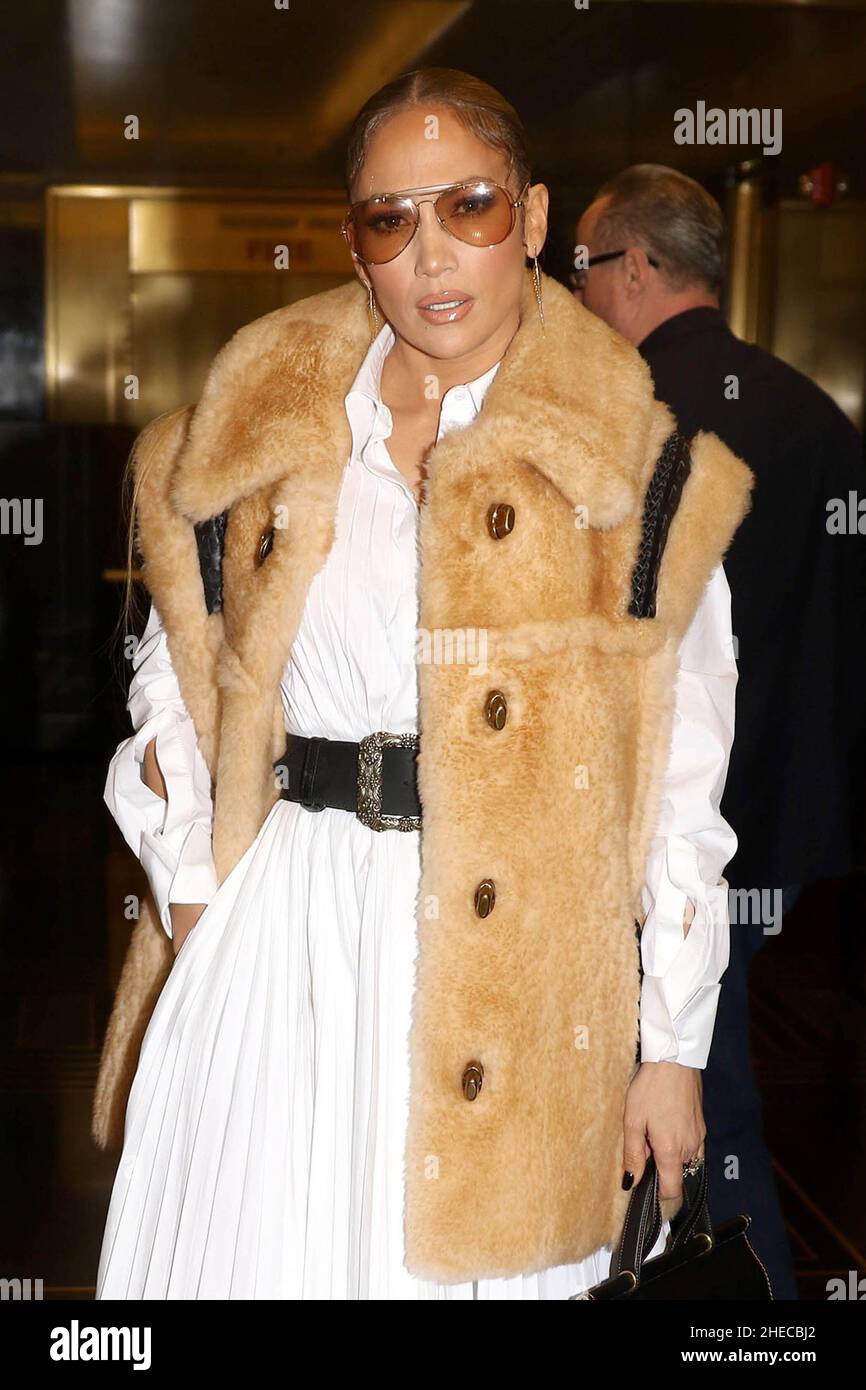 New York - NY - 20191205-Jennifer Lopez Arriving for SNL Rehearsal at