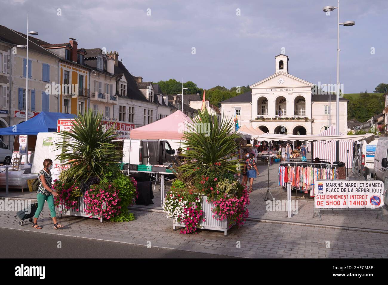 France, Pyrenees Atlantiques, Bearn, Nay, the Place de la R?publique where the market is held Stock Photo