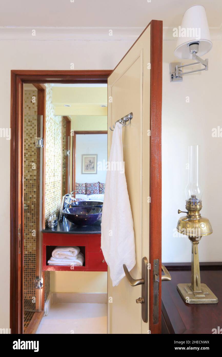 Egypt, Upper Egypt, Nile valley, dahabieh Luxor cruising between Esna