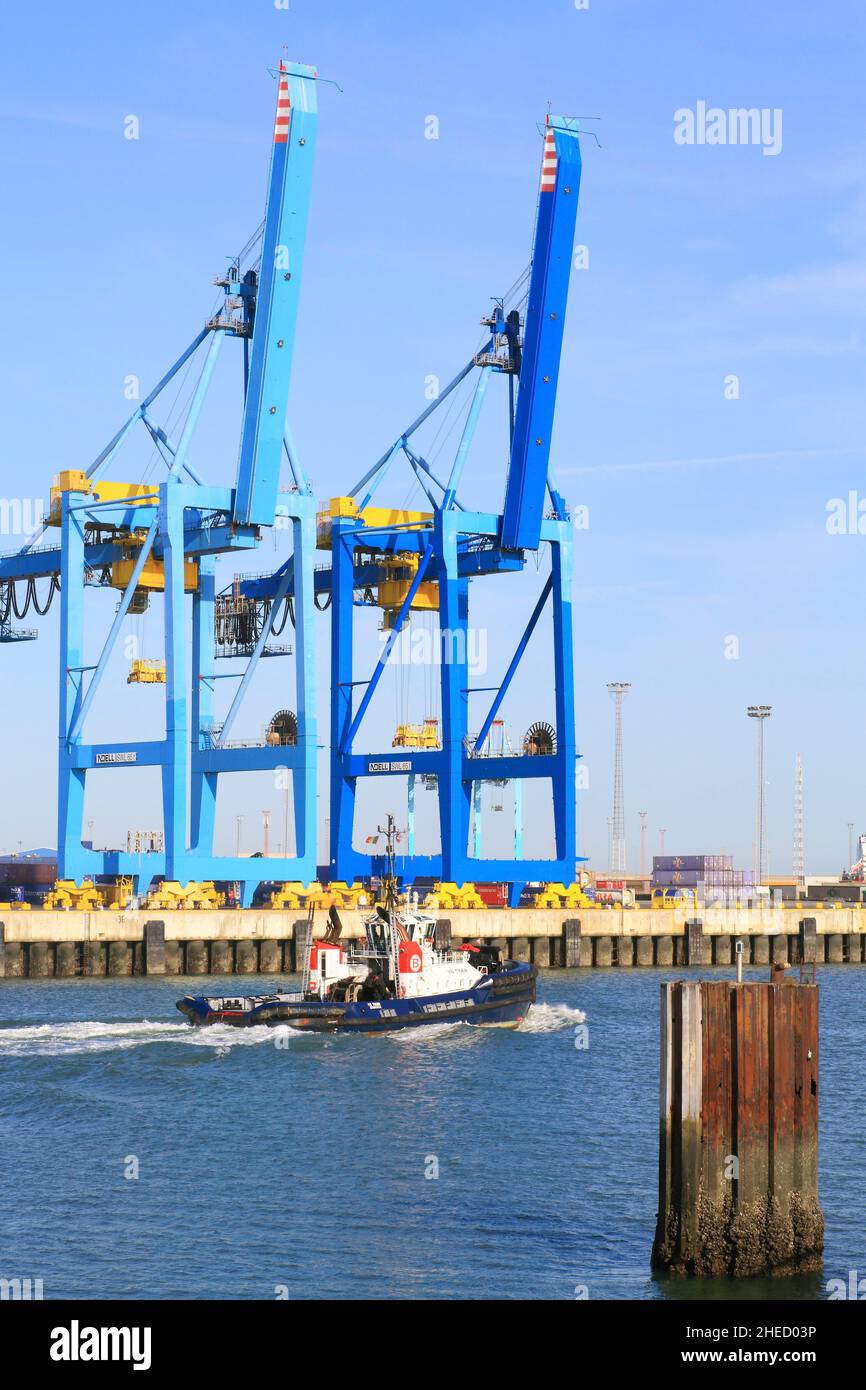 Two gantries hi-res stock photography and images - Alamy