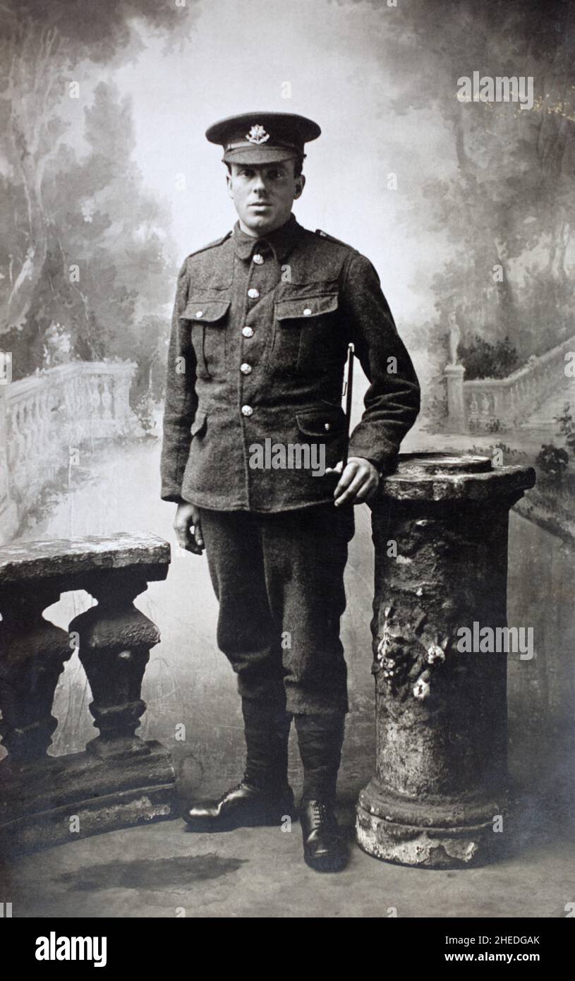First world war soldier uniform british hi-res stock photography and ...