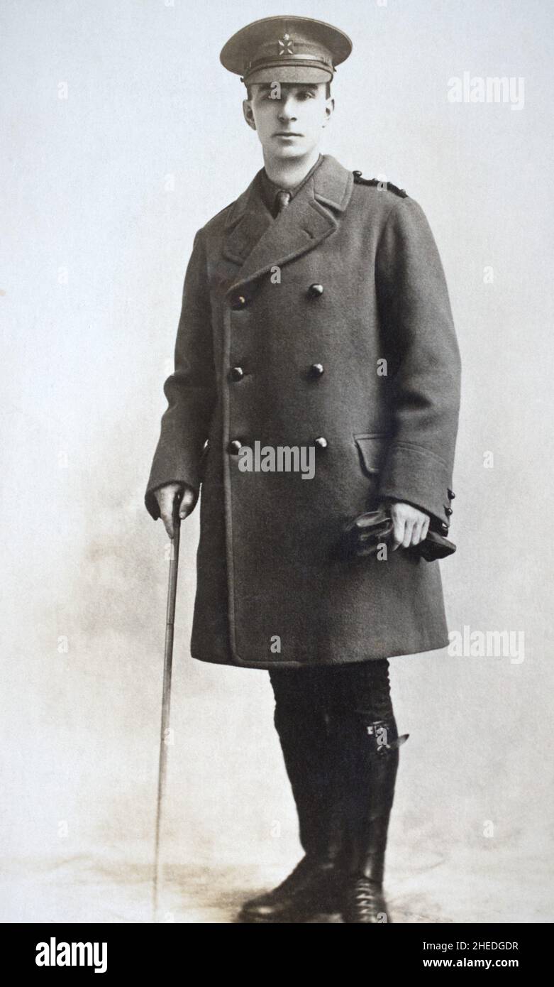 A First World War era portrait of a British army officer, a Captain in the Army Chaplains' Department Stock Photo