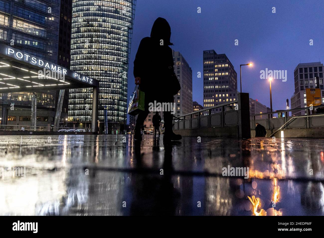 Berlin, Deutschland. 10th Jan, 2022. Potsdamer Platz can be seen in the