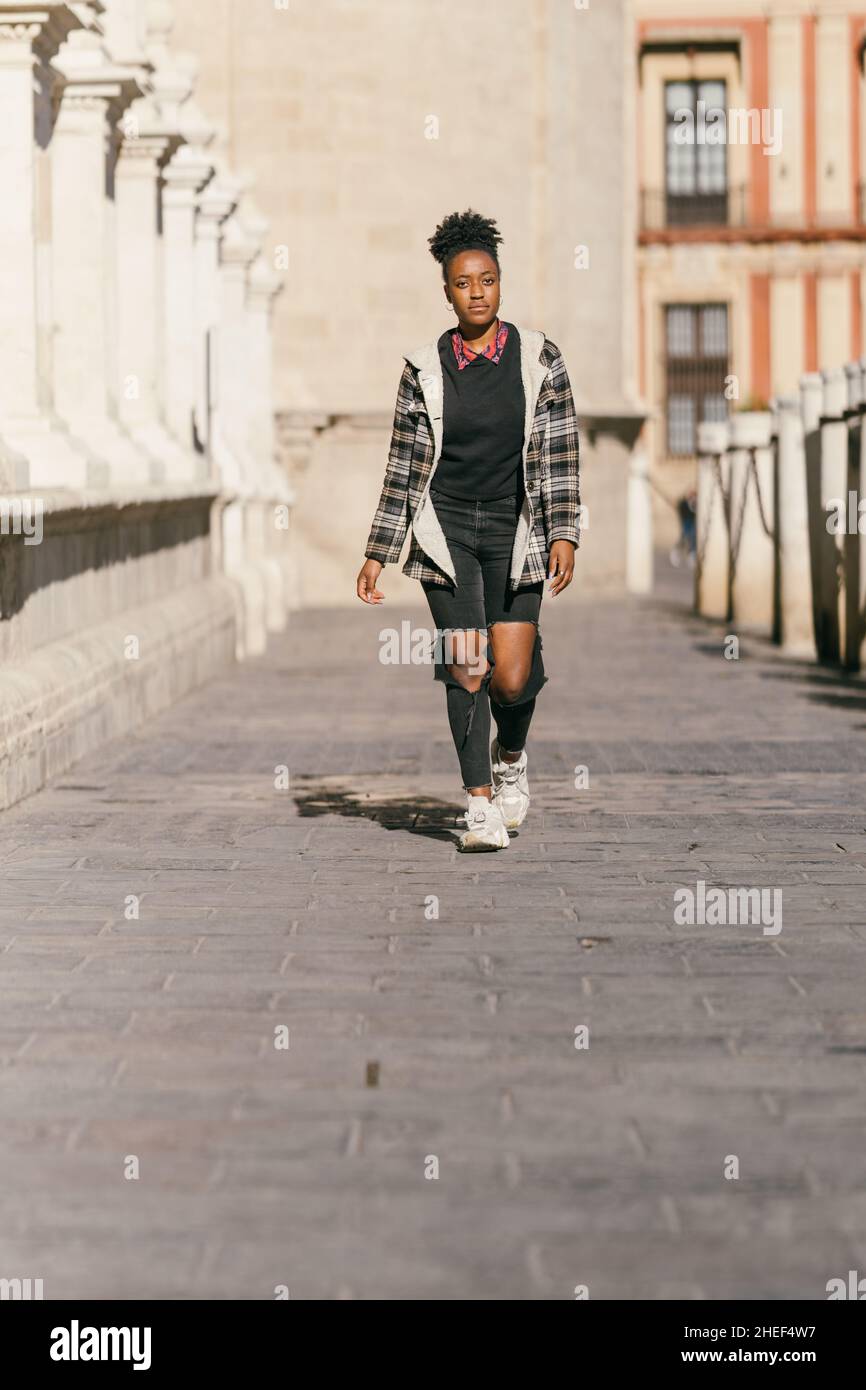 African community walking hi-res stock photography and images - Alamy