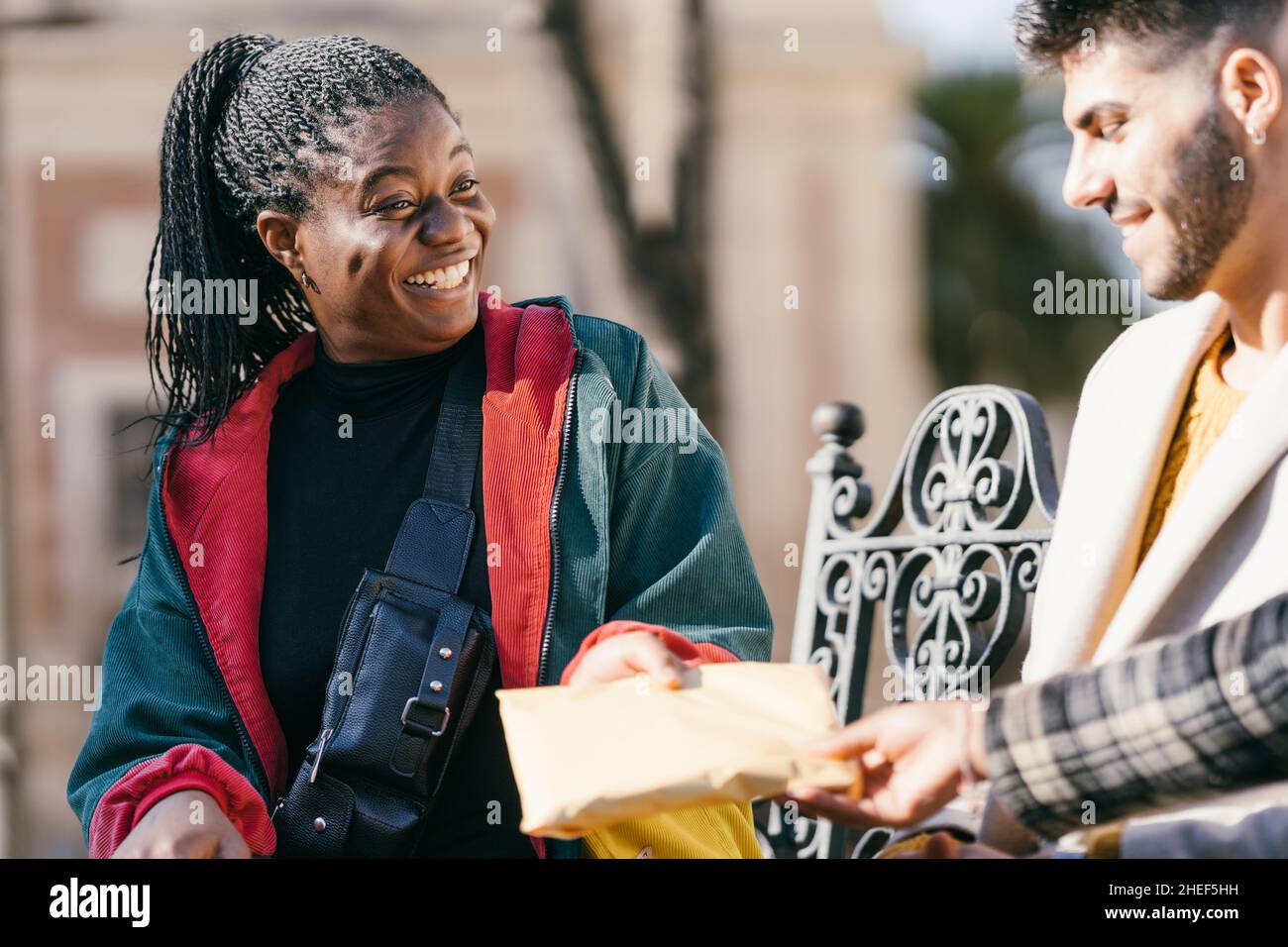 African woman smiling hi-res stock photography and images - Alamy