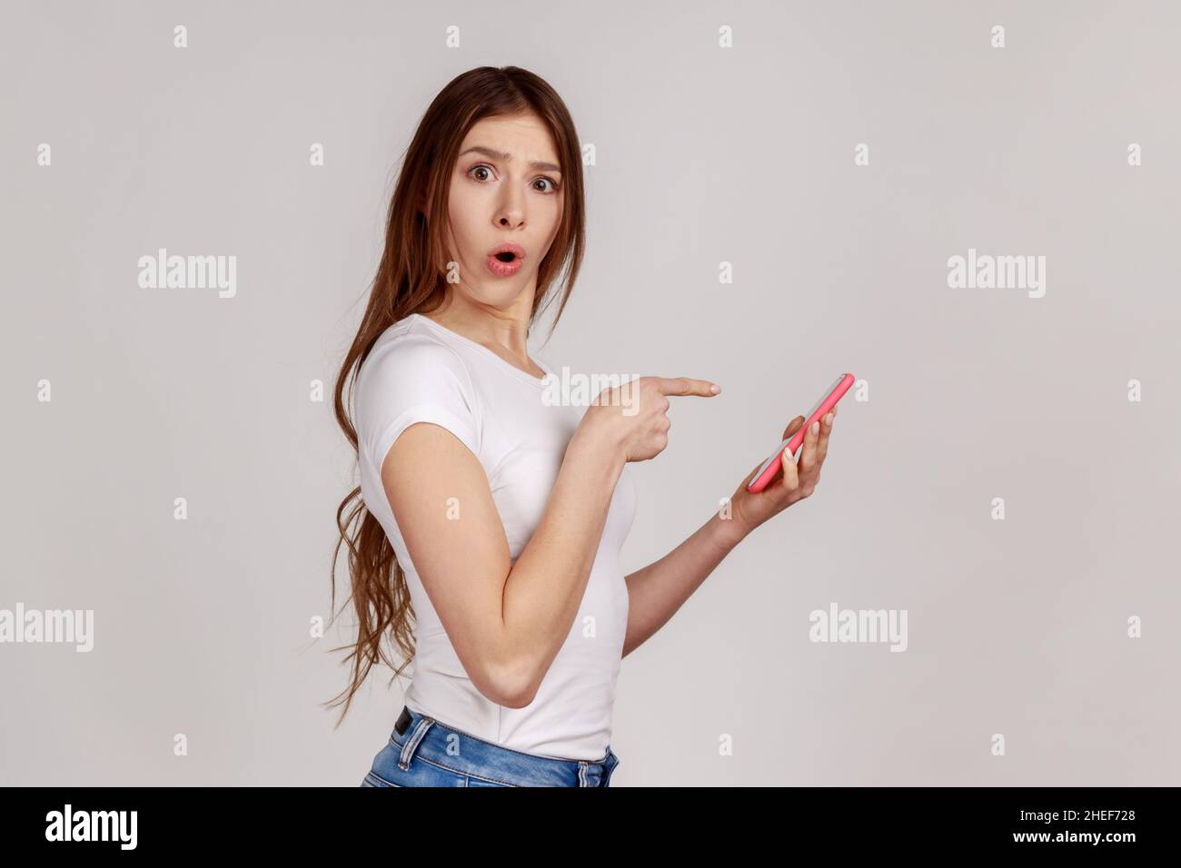 Shocked amazed astonished woman hi-res stock photography and images - Alamy