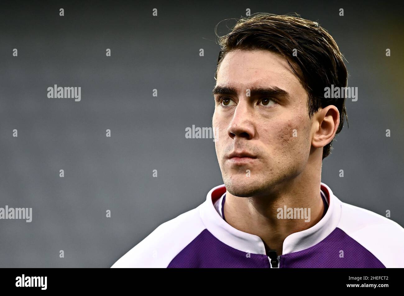 the player of acf fiorentina dusan vlahovic in contrast the player