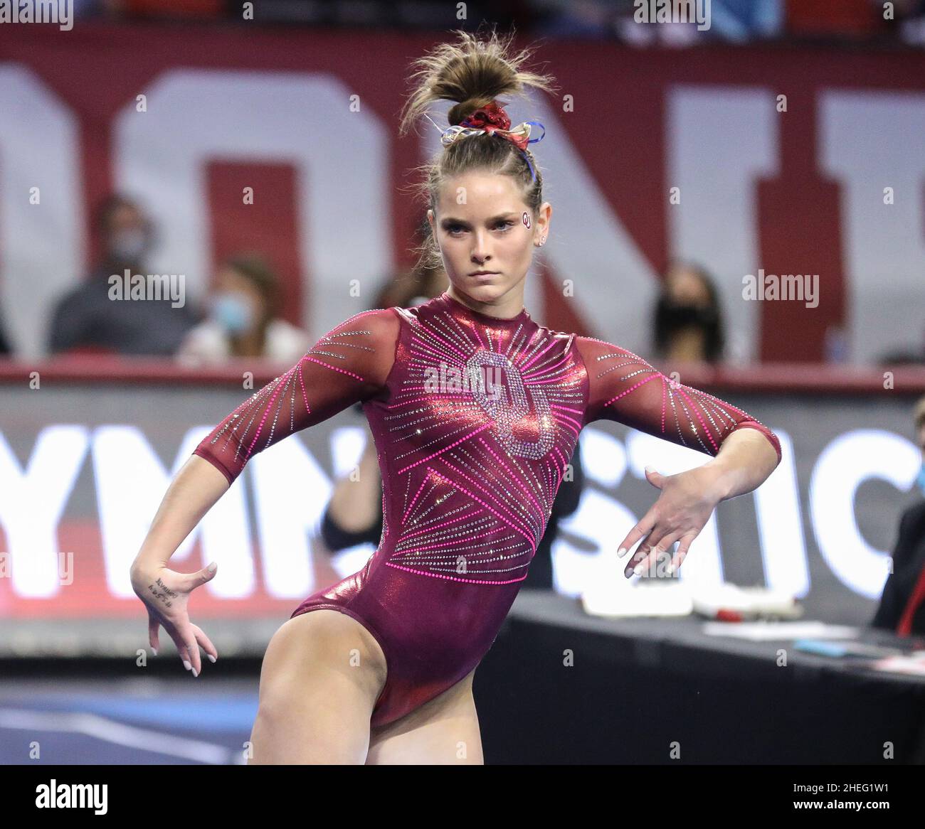 Norman, OK, USA. 9th Jan, 2022. Oklahoma's Jordan Bowers poses during her floor routine at the