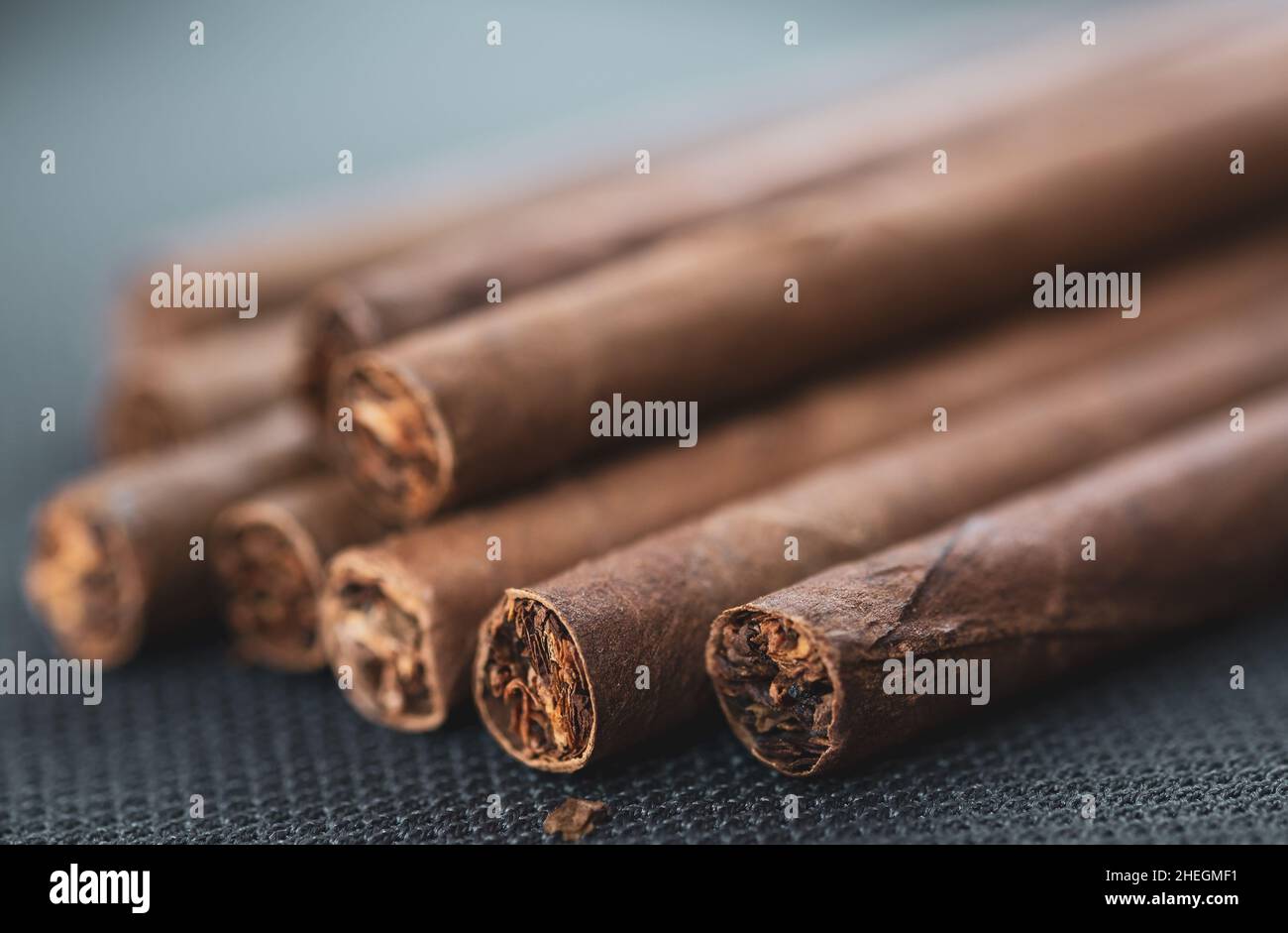 fine tobacco cigarettes Dunhill Cut Mild Duty Free Price Only 4 Extra fine Straight Cut cigarette