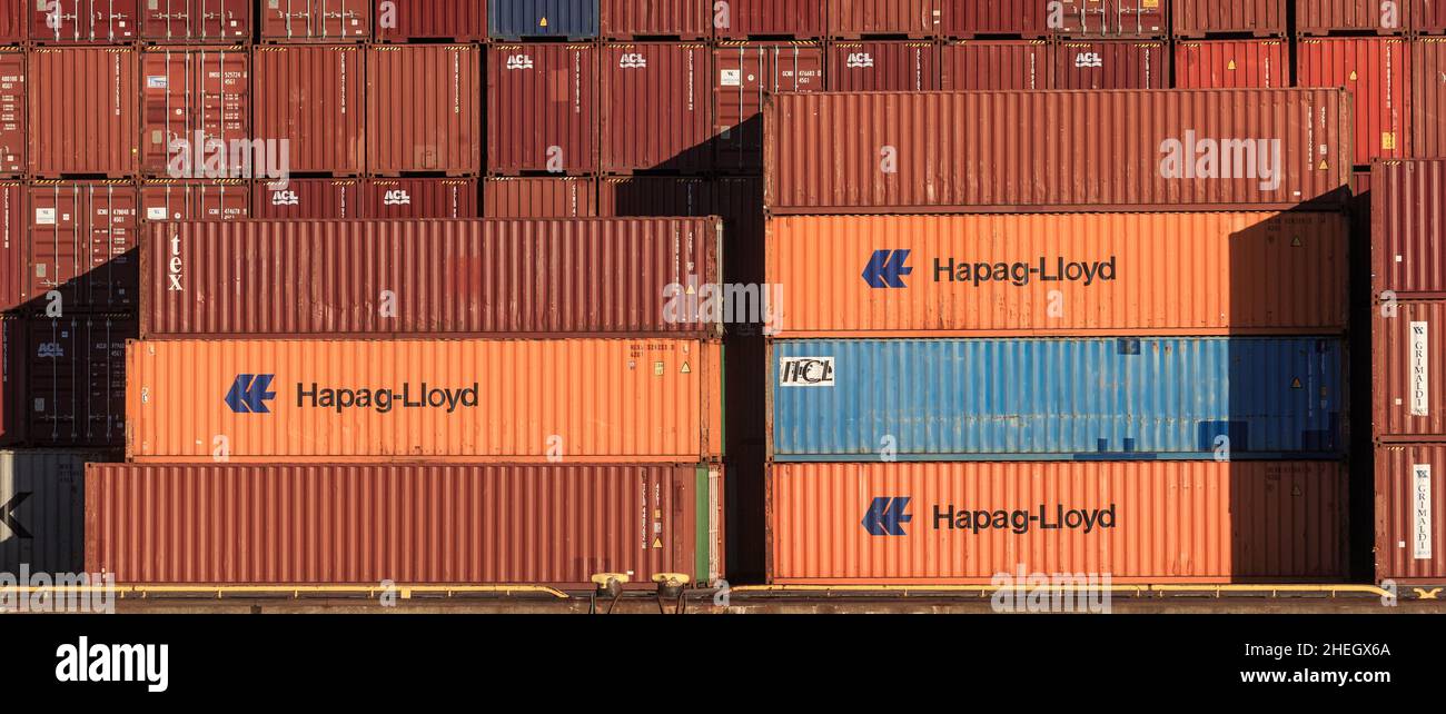 Hamburg, Germany. 06th Jan, 2022. Containers of the Hapag-Lloyd company stand on a quay in the port of Hamburg. Credit: Markus Scholz/dpa/Alamy Live News Stock Photo