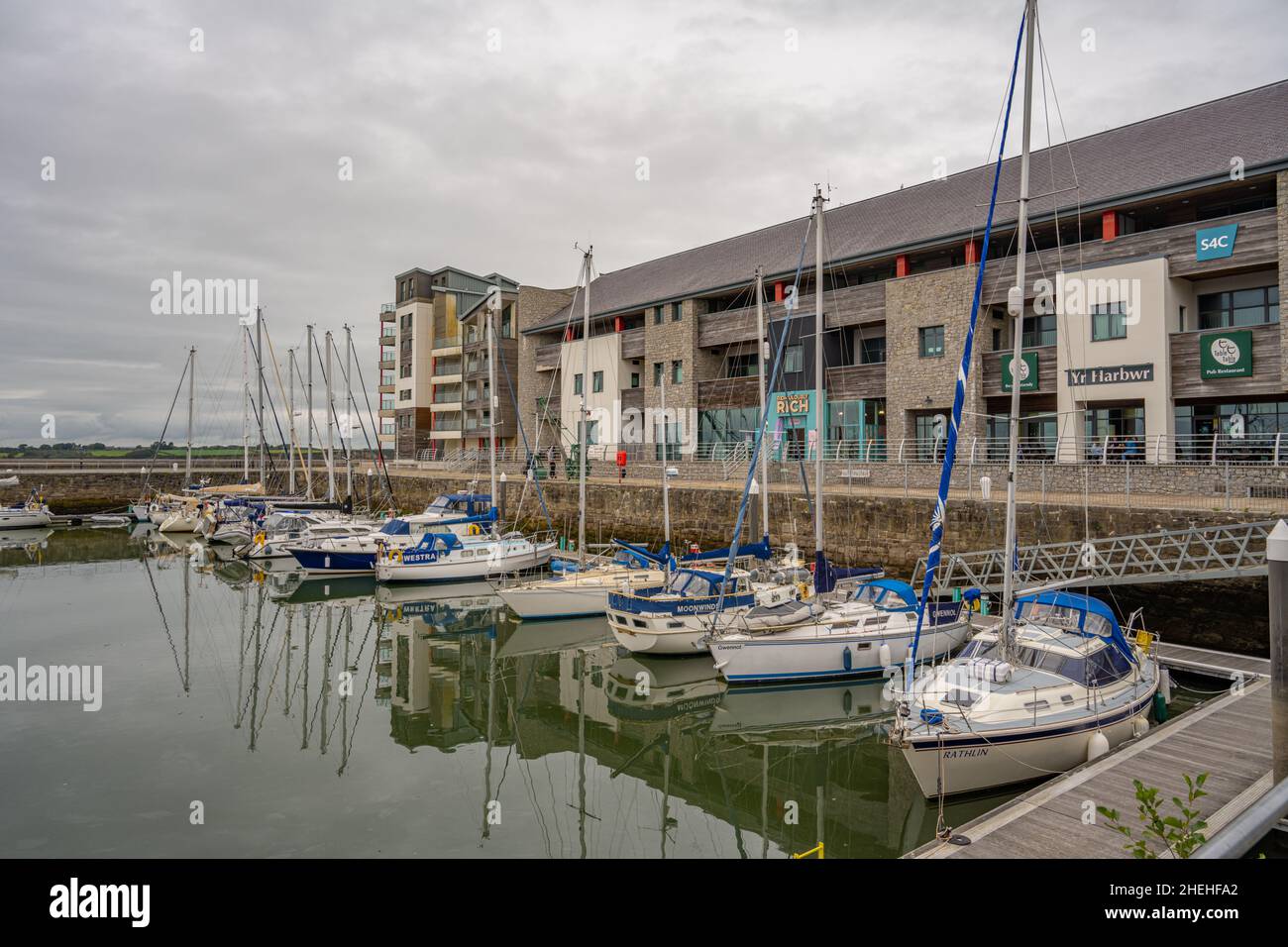 Harbour and marina at Caernarfon north whales Stock Photo Alamy